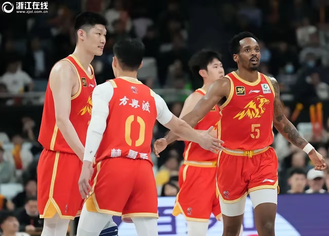 关于赛地聚焦：CBA季后赛关键时刻热度飙升，西汉姆更衣室发声，媒体盛赞，更衣室氛围转暖的信息-体育竞猜